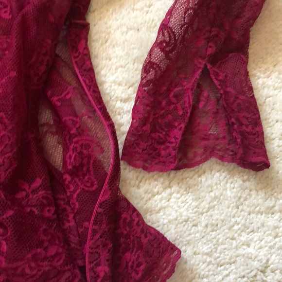 Karen Kane lace top - Picture 6 of 9